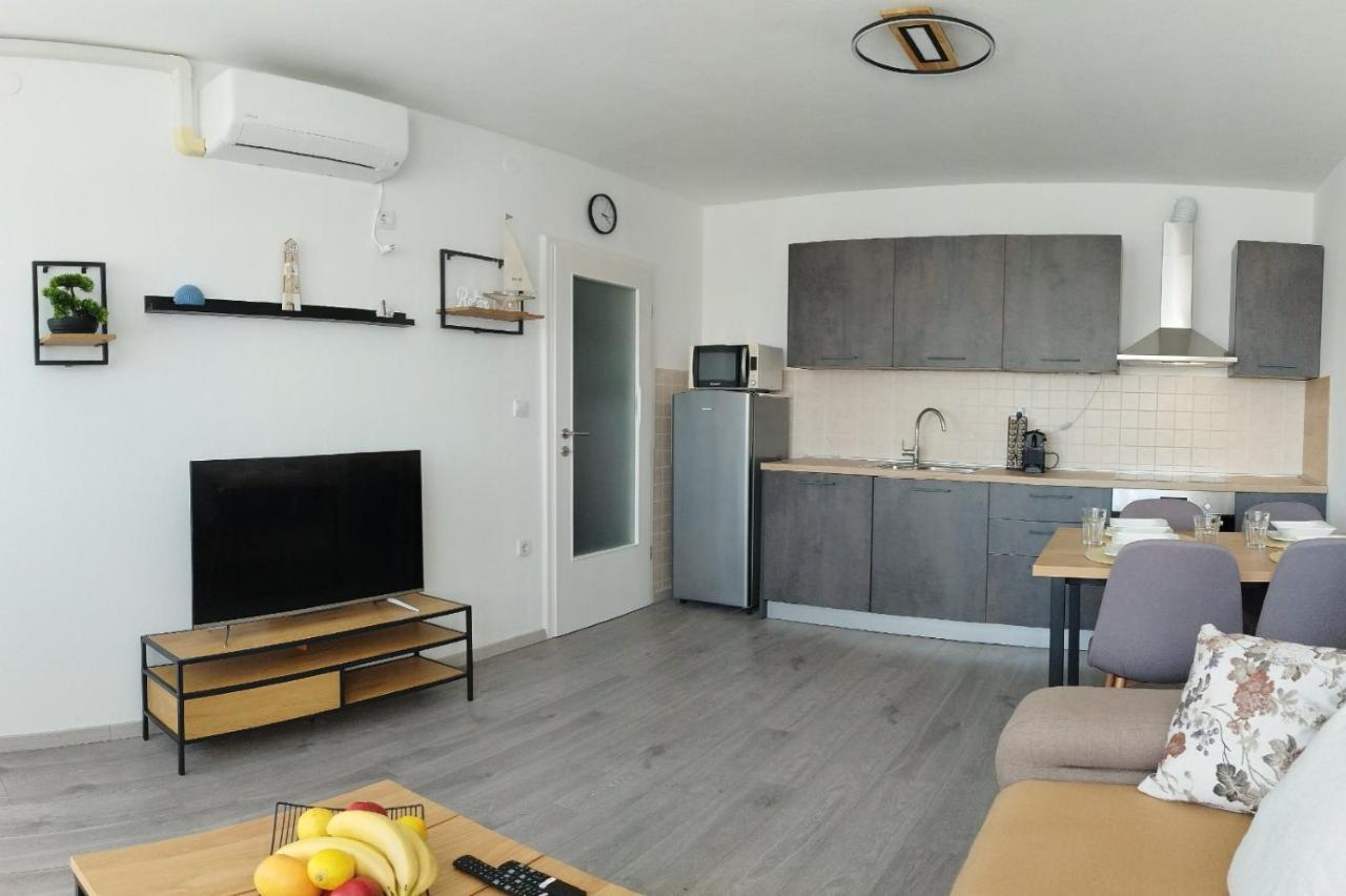 Apartment Luka Pula Exteriör bild