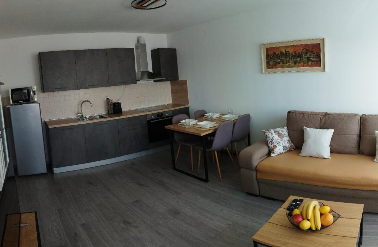 Apartment Luka Pula Exteriör bild