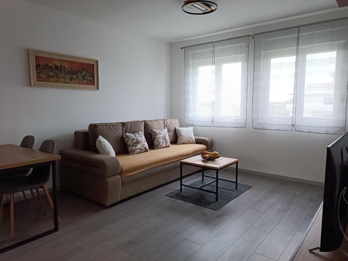 Apartment Luka Pula Exteriör bild