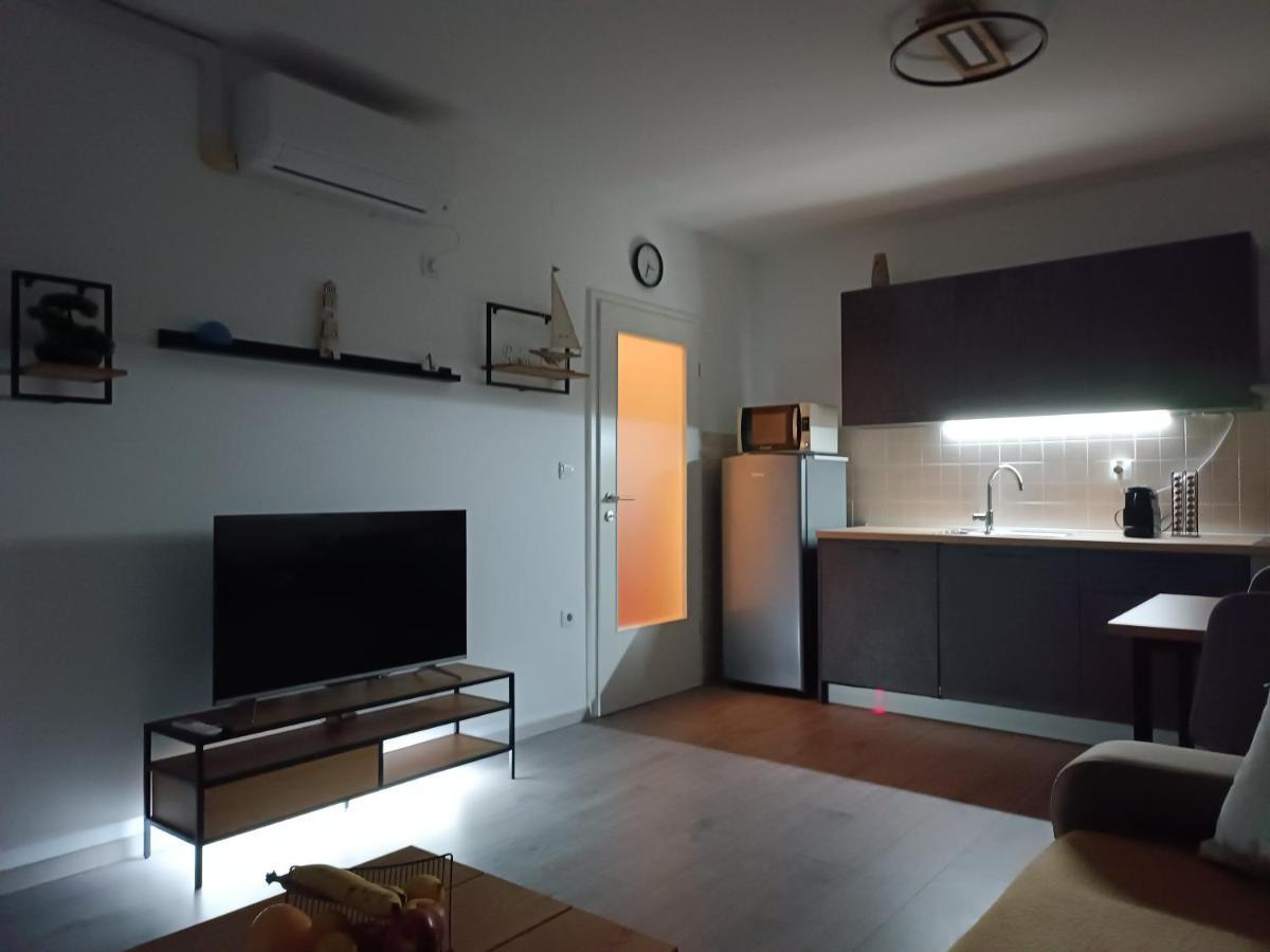 Apartment Luka Pula Exteriör bild